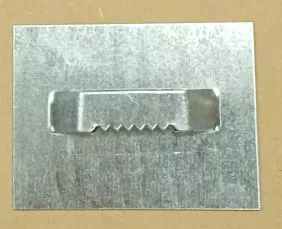 Plech 6 x 4,5 cm se zoubky na průlisu - doprodej